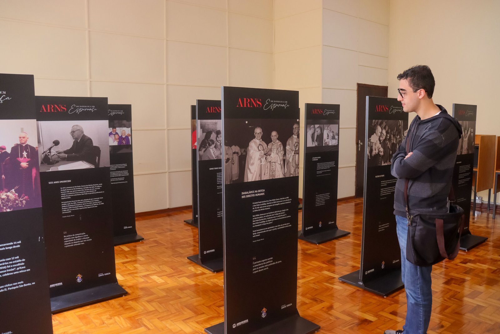 Exposição “De Esperança em Esperança: ARNS” homenageia a vida e obra de Dom Paulo Evaristo Arns no ITESP