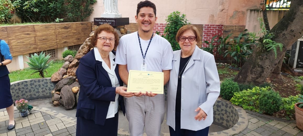 Alunos celebram conclusão do curso de Pós-Graduação em Comunicação, Teologia e Cultura no ITESP em parceria com o SEPAC