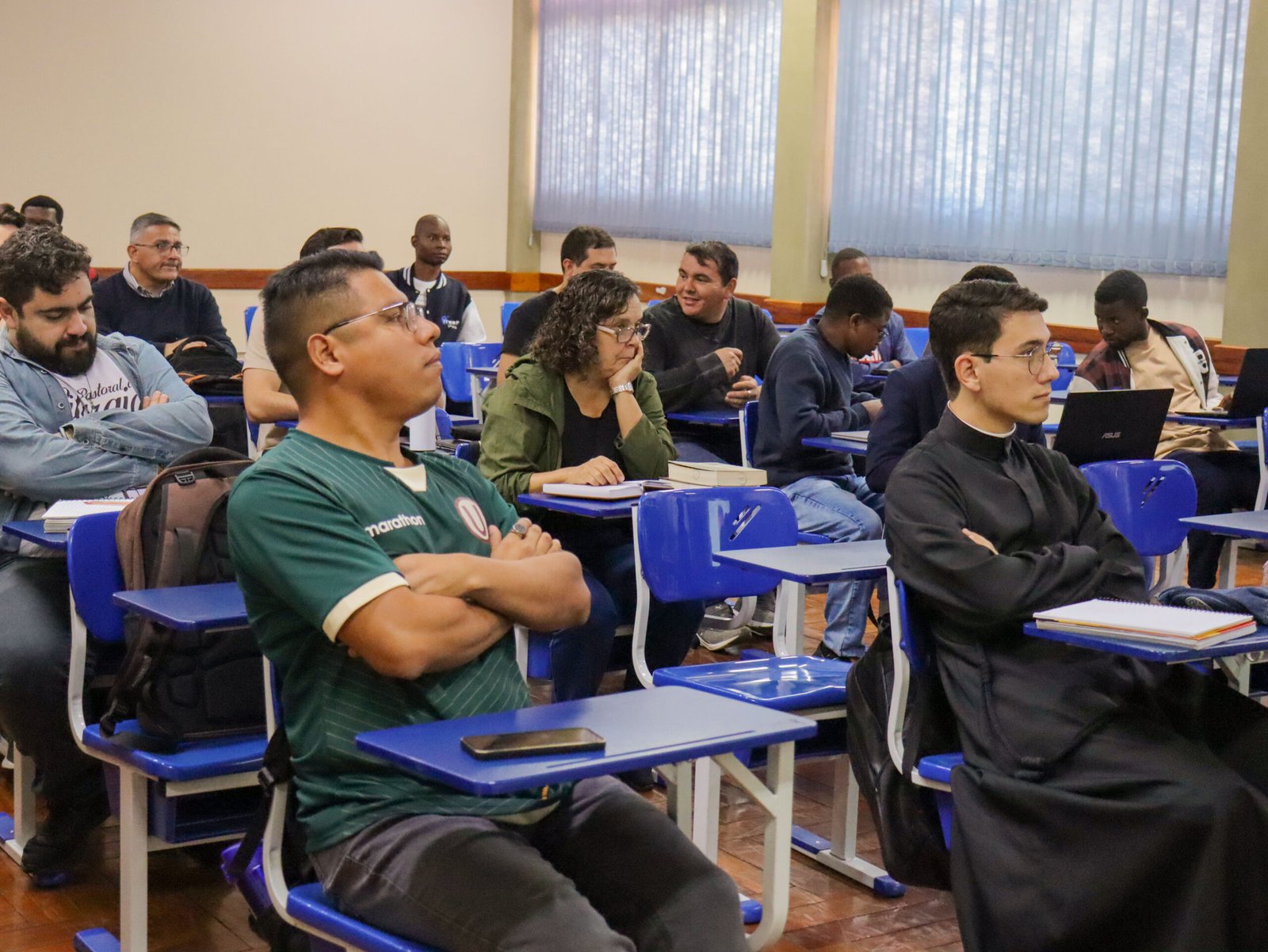 ITESP recebe professora da Universidade de Coimbra para diálogo sobre as raízes cristãs da União Europeia