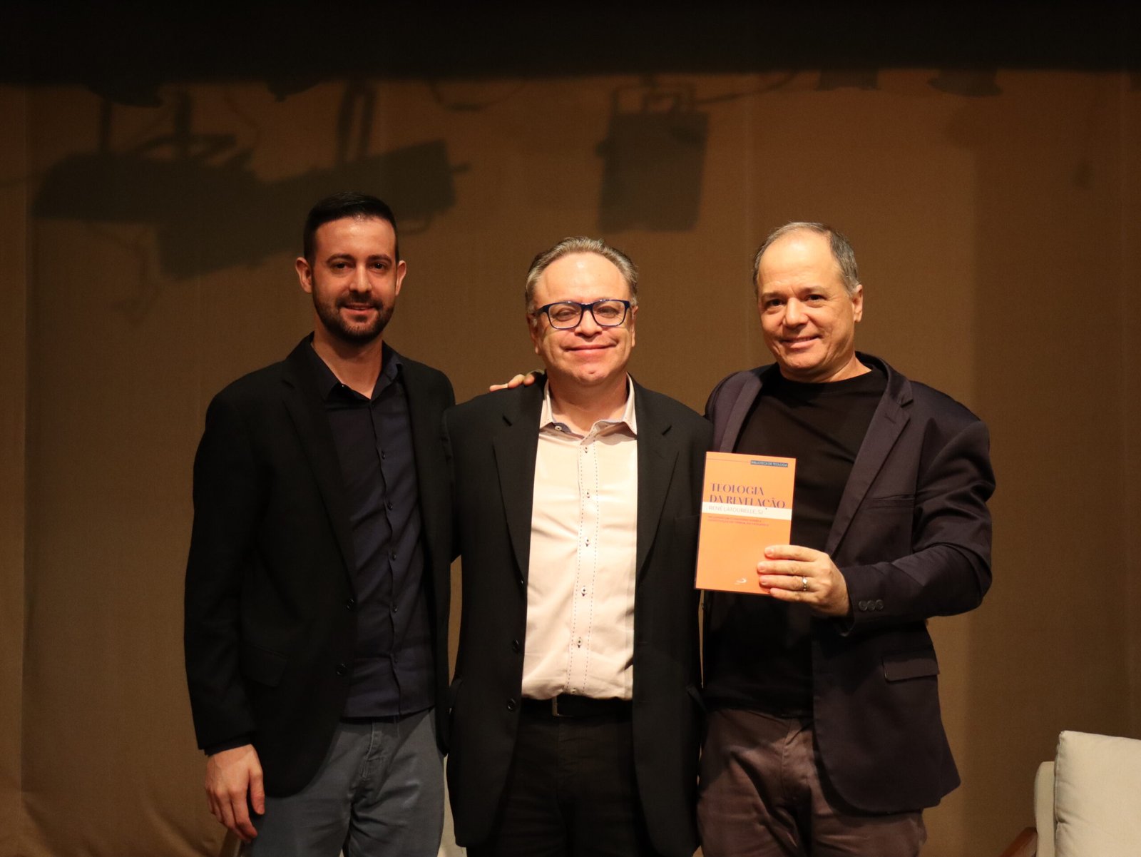 ITESP recebe lançamento da obra “Teologia da Revelação”, de René Latourelle, em parceria com a Editora Paulus