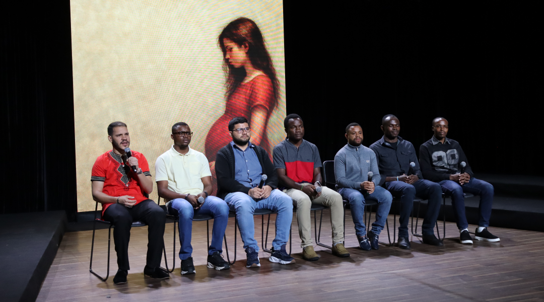 Alunos do ITESP participam de gravação na TV Aparecida em atividade interdisciplinar com o Prof. Mauro Vilela
