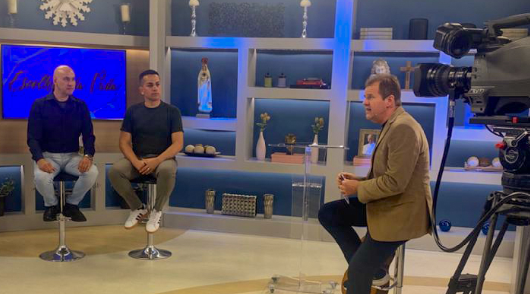 Aluno do ITESP leva a teologia às casas brasileiras em participação na Rede Vida